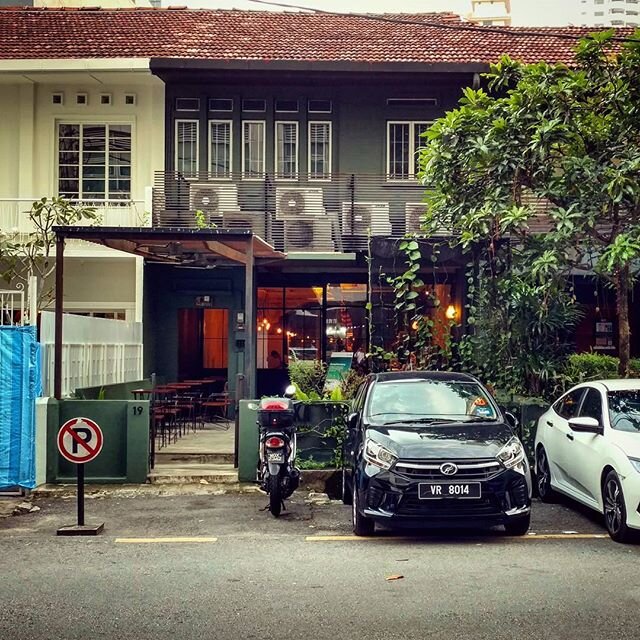 KL. Great coffee, skyscrapers with plants growing up the side...contrasts. #kualalumpur #malaysia #feekacoffeeroasters #bukitbintang