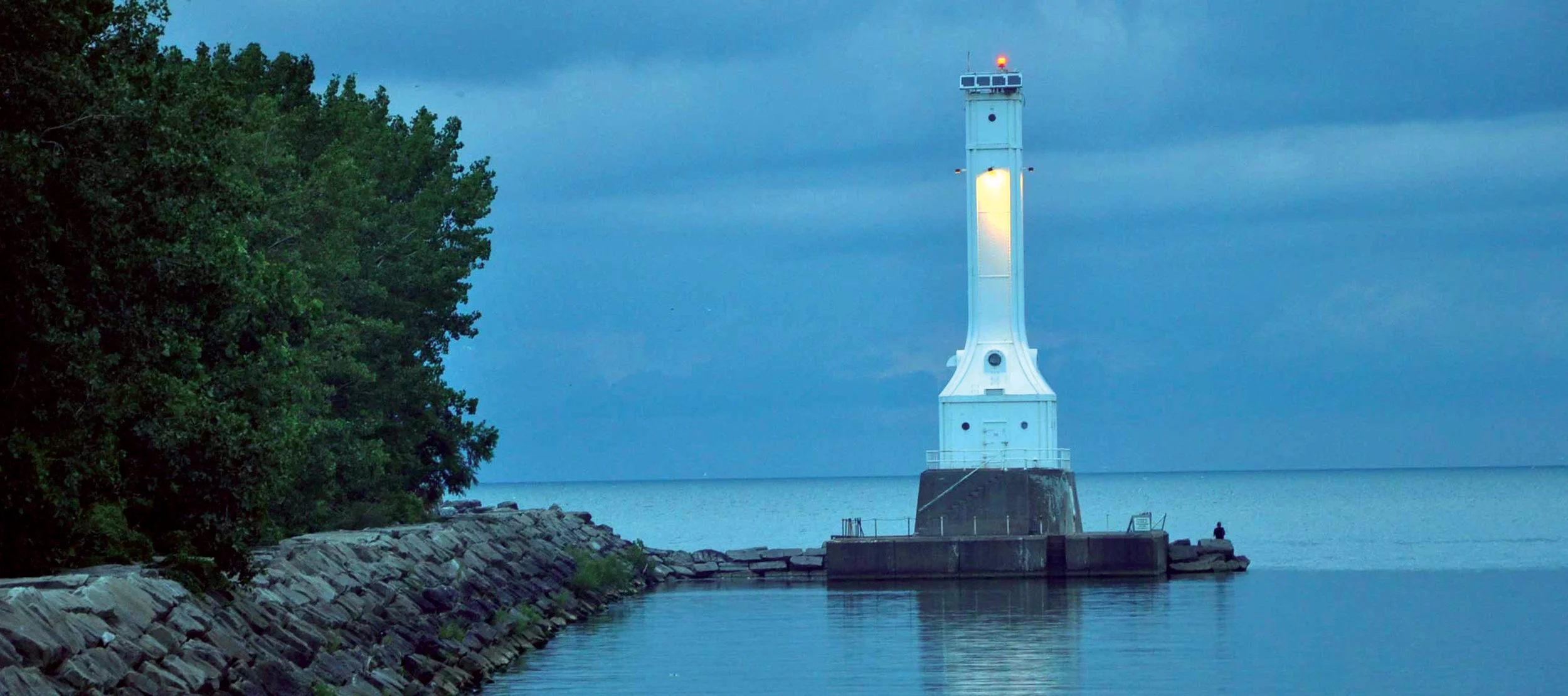 huron light.jpg