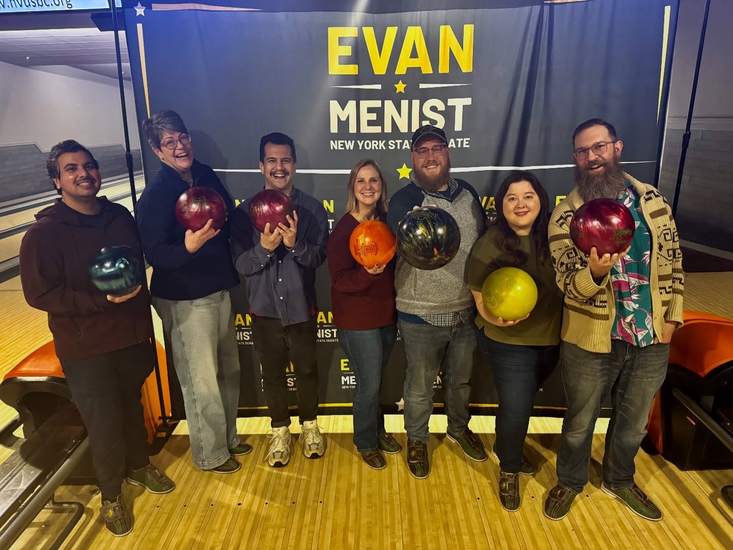 We had a blast last night at @spinsbowlcenter Wappingers! Thank you to everyone who came out to support our campaign and the excellent staff who took care of us.

Our first fundraising deadline is THIS SUNDAY! Donate $5 now to help us meet our public