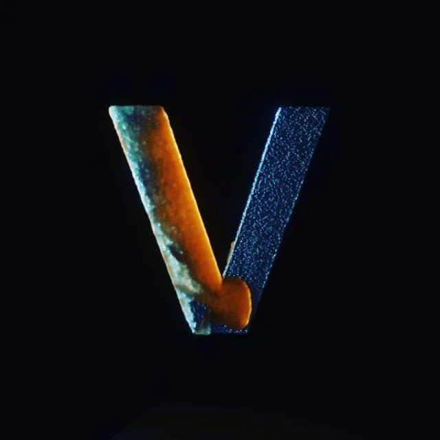 V
Is for ✌️ #v #36days_v #36daysoftype06 #36daysoftype #honey #metal #fluidsimulation #xparticles #octane #c4d
