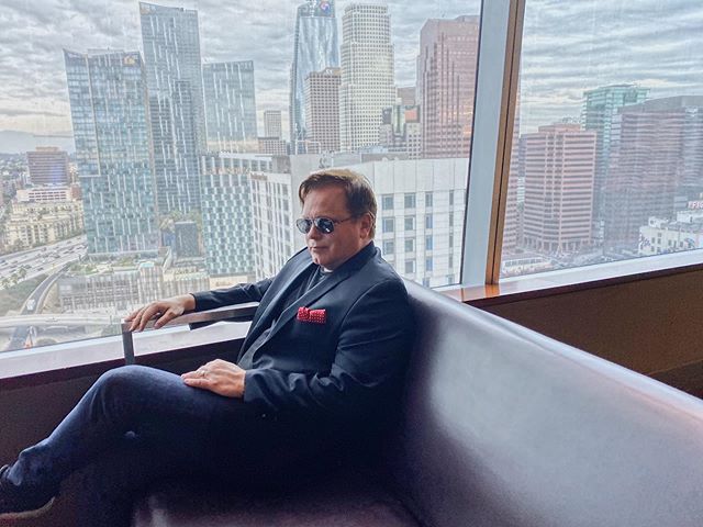 Who am I? They call me guru. Five Star Travel Guru. 😎
Couldn&rsquo;t be more excited to find out who the winner of the #RitzGuruGiveaway is going to be!!
&bull;
Don&rsquo;t forget to check out my previous post for entry details!
&bull;
&bull;
QOD: W