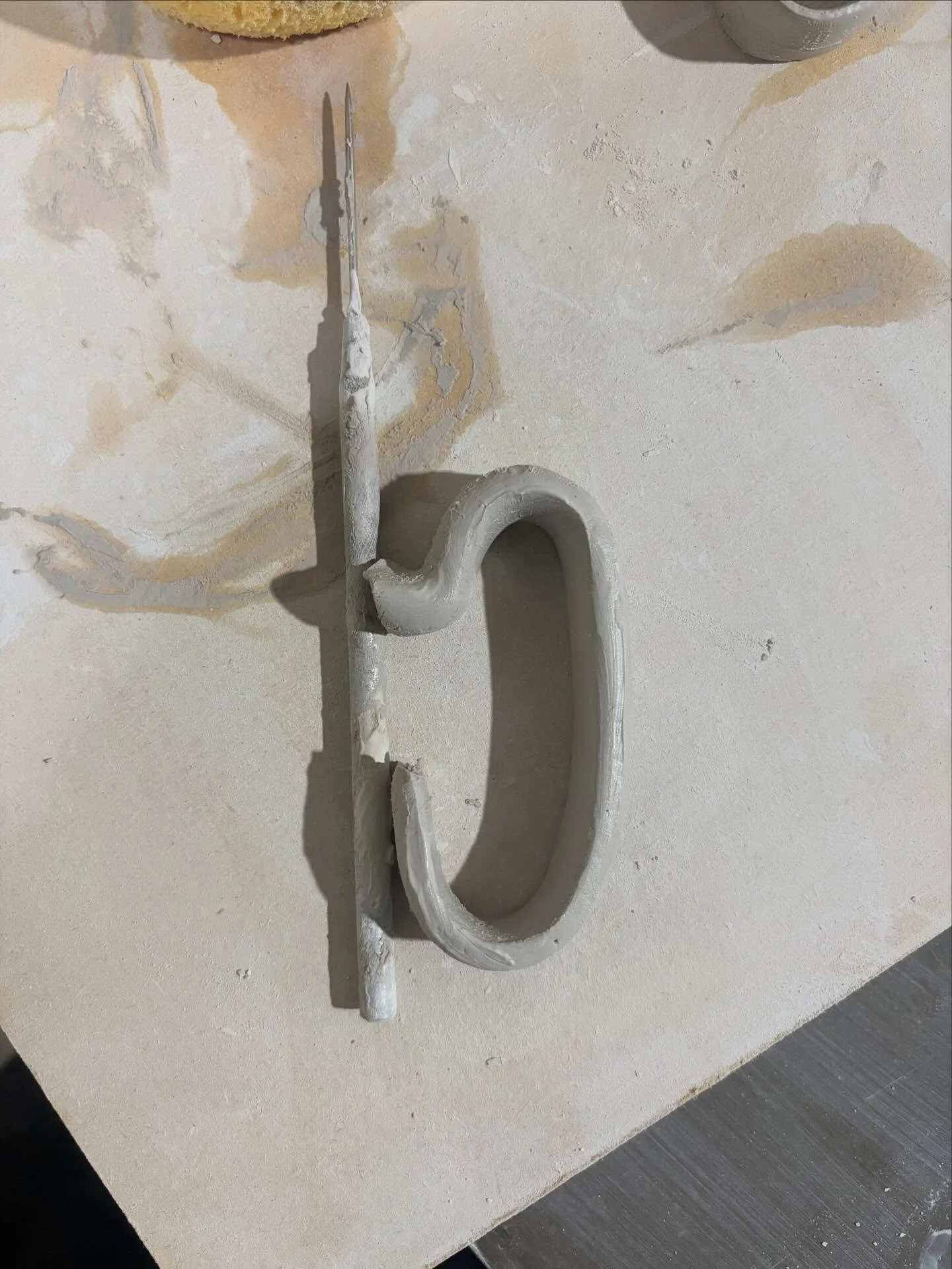 Working on a new handle for upcoming mugs 🌻 

#StudioLife #ArtInProgress  #CreativeProcess #Pottery #Ceramics#ArtisticJourney #heliotropism #sunflowerceramicstudio #texassunflower #ceramicist #texasartist #texaspotter #startupbusiness #workingartist