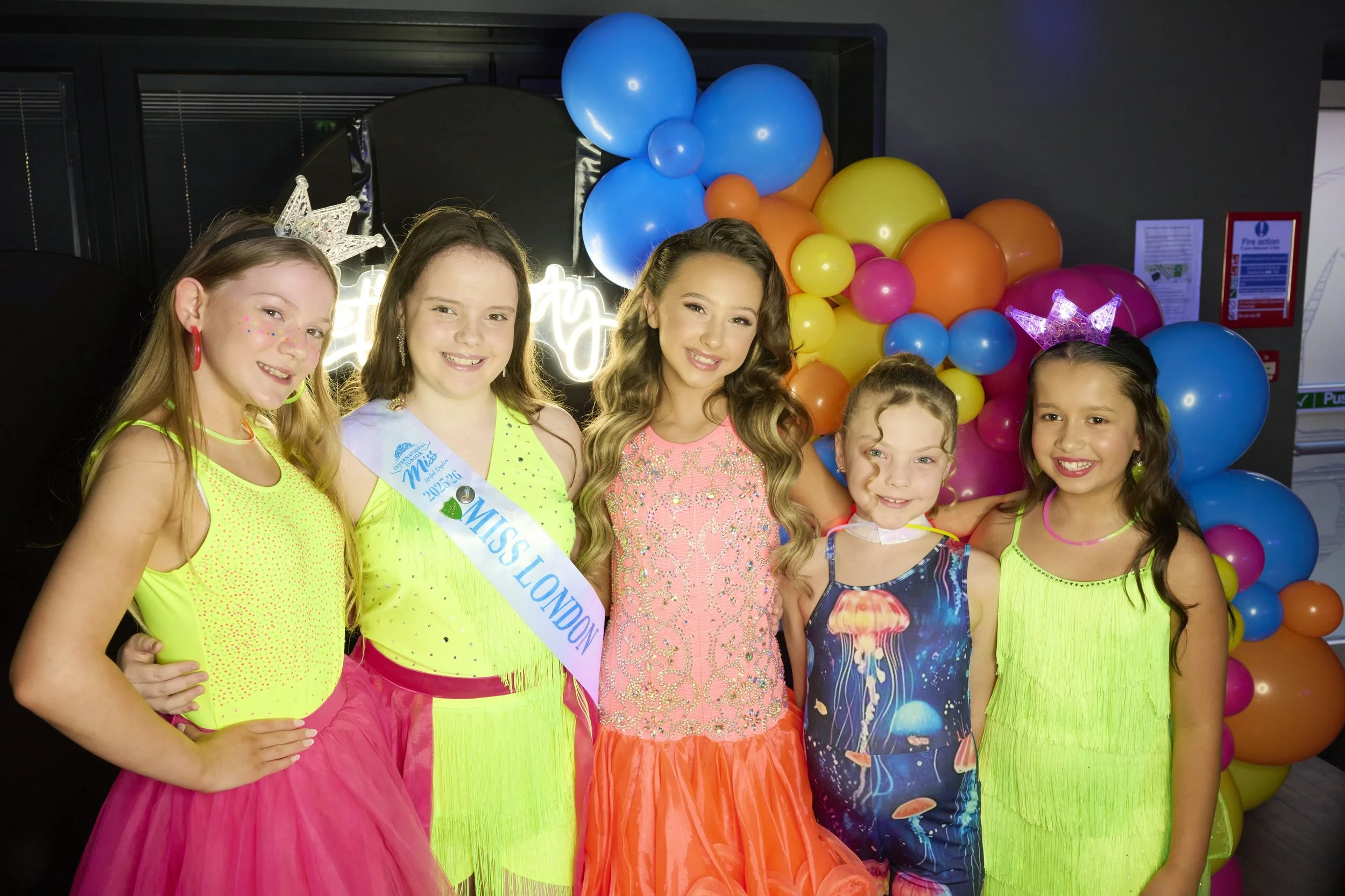 ￼000340_IJM-26_B_Neon-Party.jpg