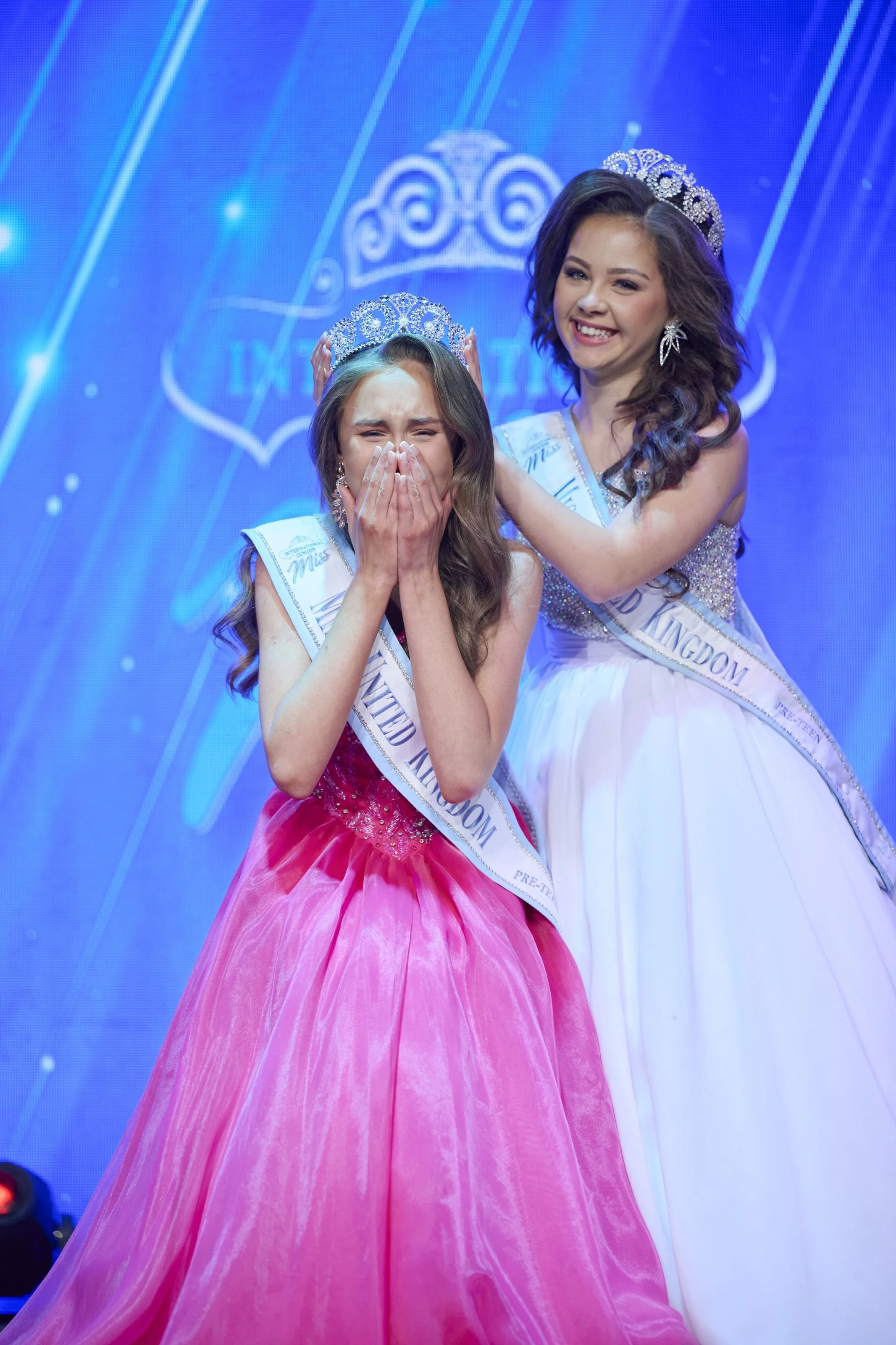 ￼020782_IJM-26_I_JR-Crown.jpg