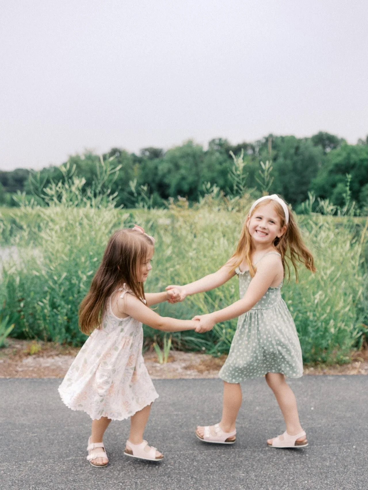 These warmer days have us feeling so hopeful for spring greens and moments with sweet families like this one 🤍