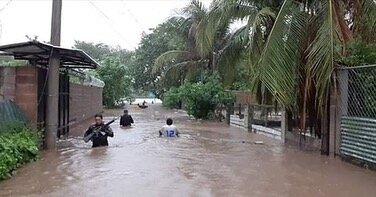 El Salvador. 96 hours of non-stop rain. Several families losing their homes in the middle of a pandemic. Please continue to pray for their safety.