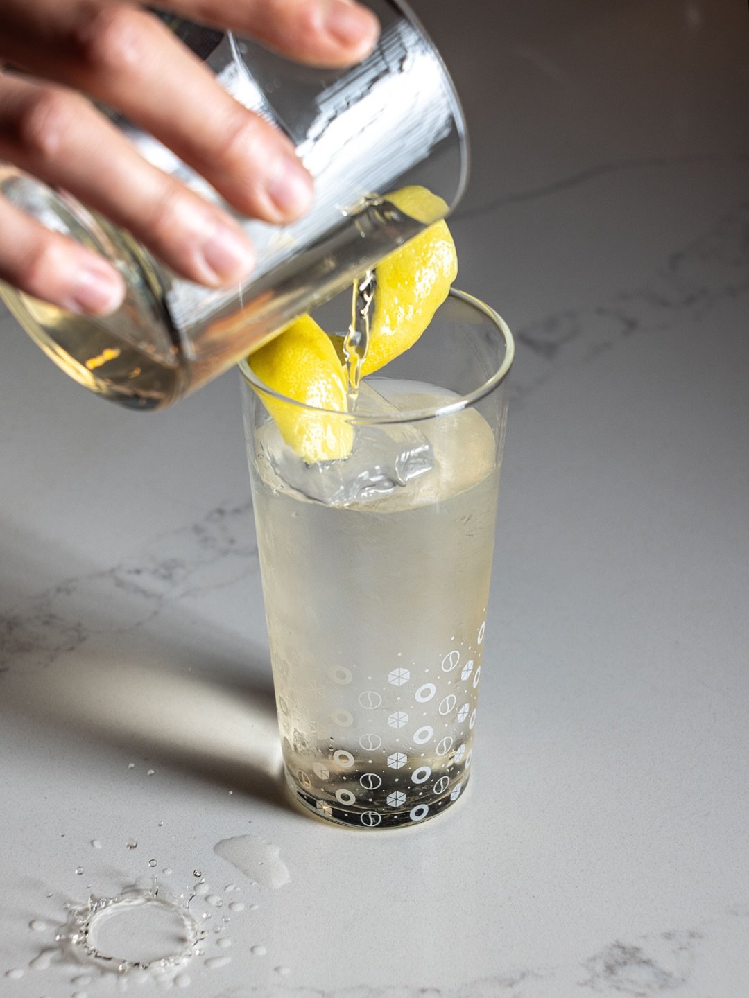 If you don&rsquo;t know, now you know: It is the time of the season to be lightly vegetal, balanced, and effervescent. Presenting our Celesoda, made of Roku Gin, Cocchi Americano, and Celery Soda. Available Tuesdays through Sundays weekly, with bubbl