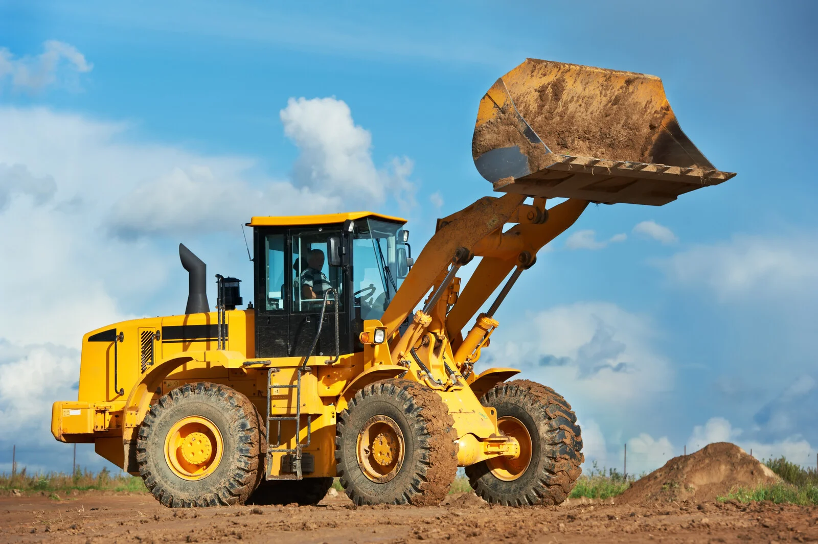 MT-10_heavy-equip.jpg