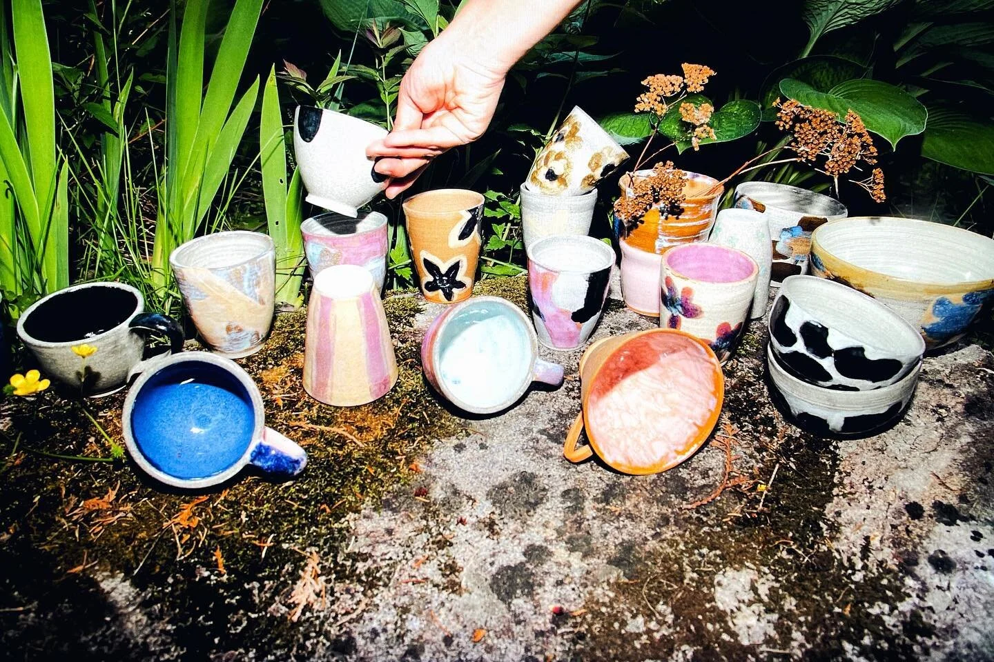 Work for @c.h.a.r.ll.i pottery studio ✺