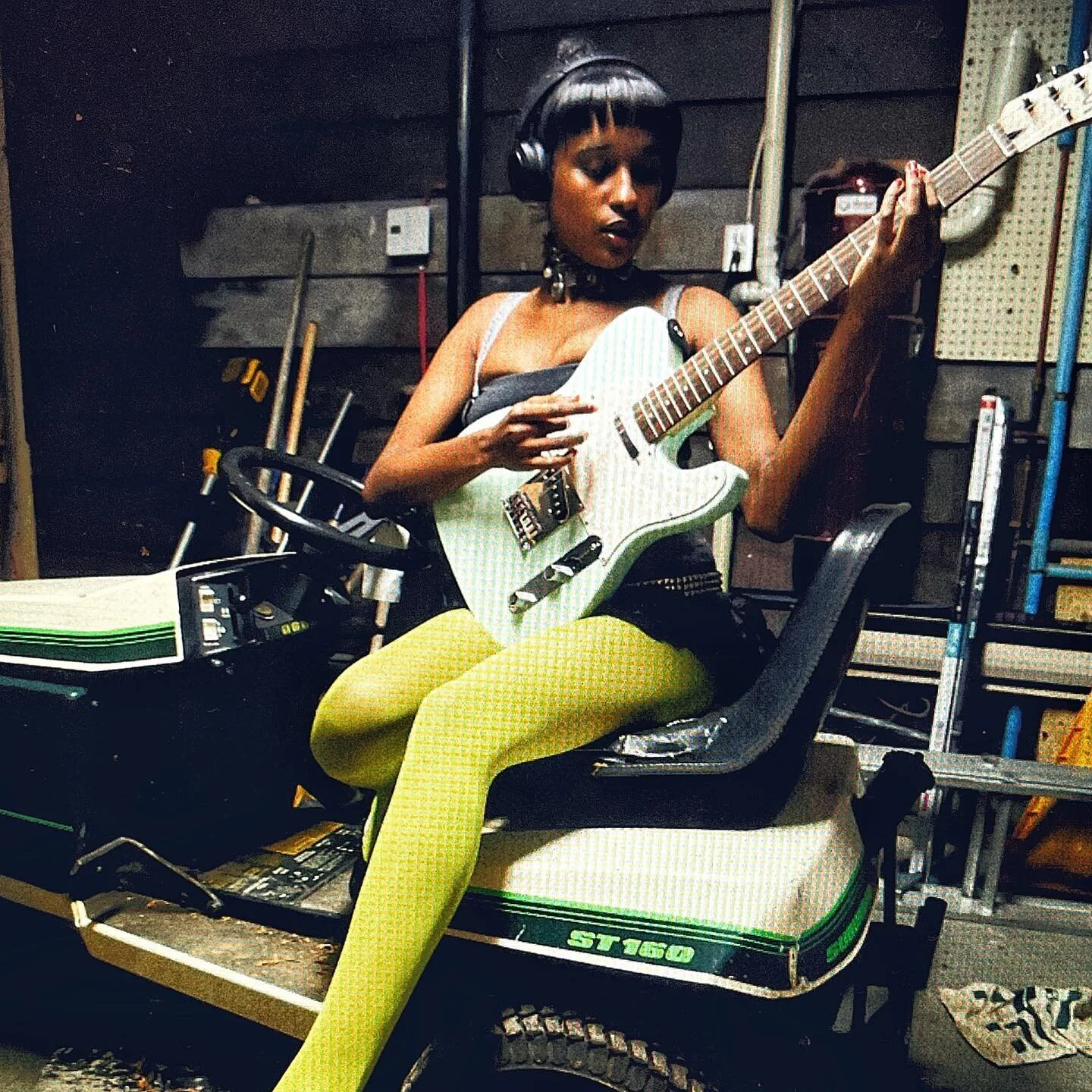 Somi - &quot;What&rsquo;s all that noise?&quot; @insanelyh0t