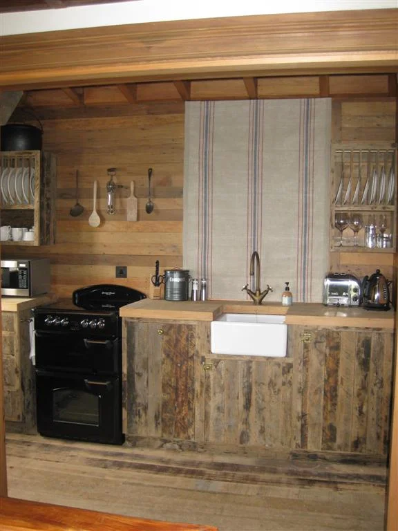 Shepherd’s Cottage - Set high on the hill with amazing views of the mountains this rustic cottage is a romantic dream.