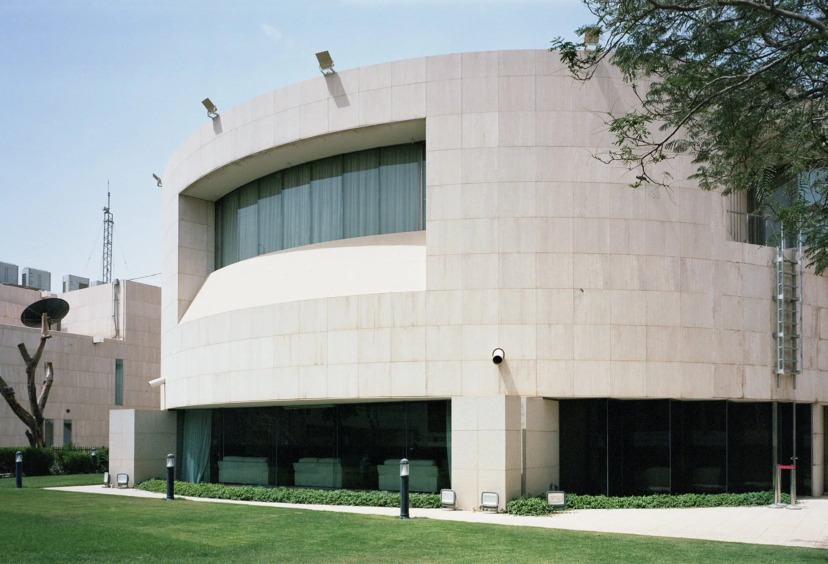 EmbassySaudiArabia2_02.jpg