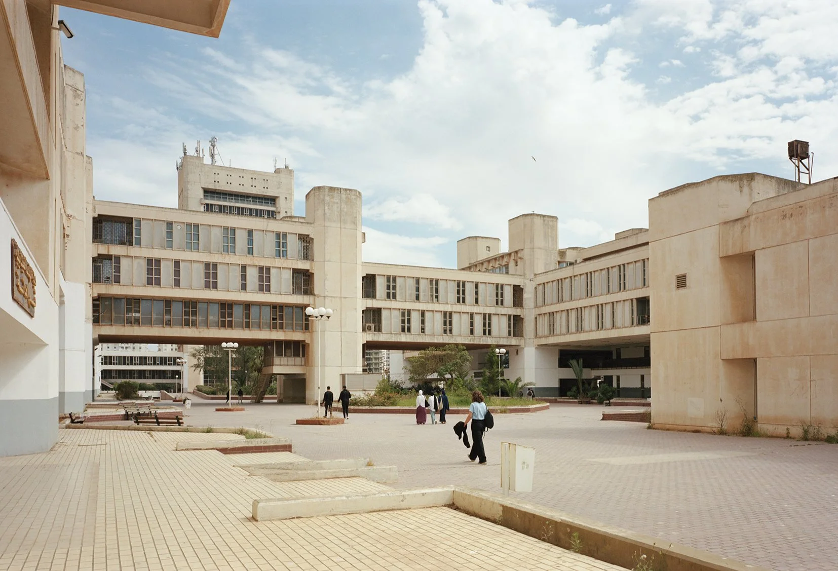 15_OranTechUni2_03.jpg