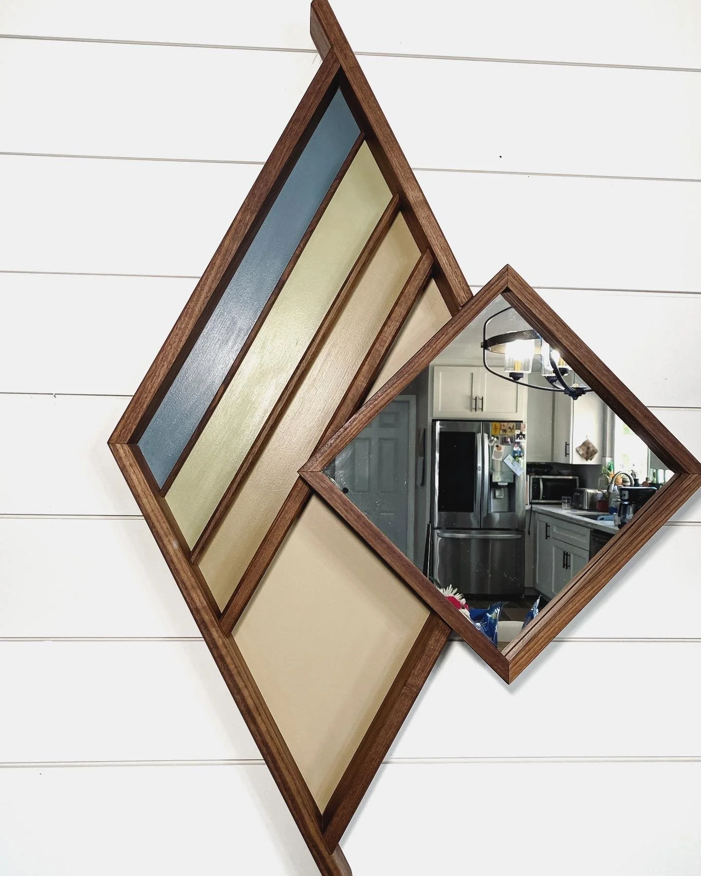 Vertical Ed-Century Modern Magic Mirror