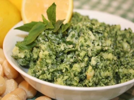 macadamia pesto