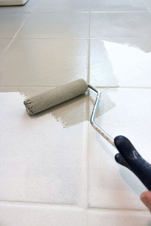 roller-paint-bathroom-ceramic-tile-floors.jpg