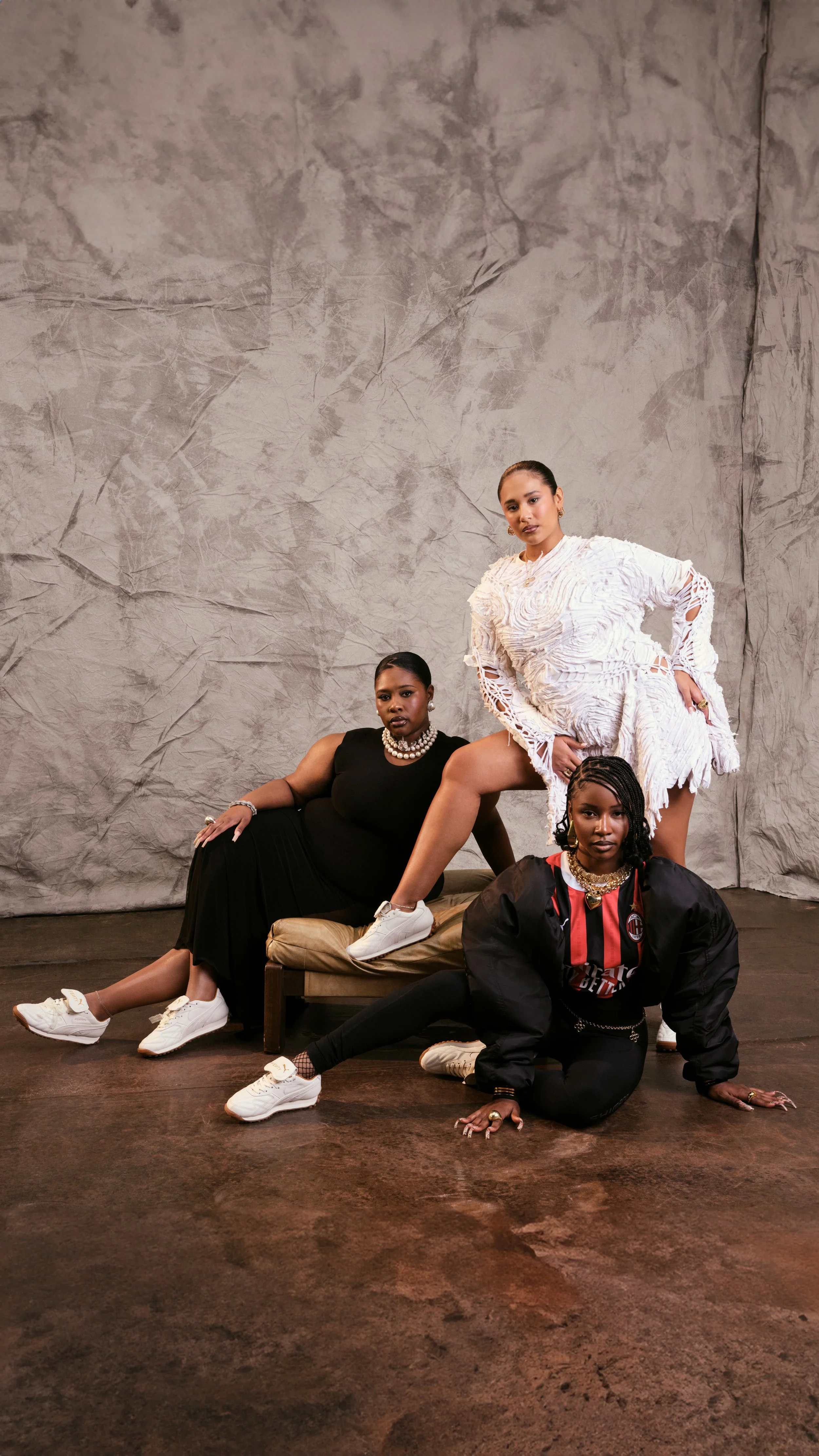 24AW_Social_SP_Fenty-Avanti_Shot17_White_Group_0956_RGB.jpg