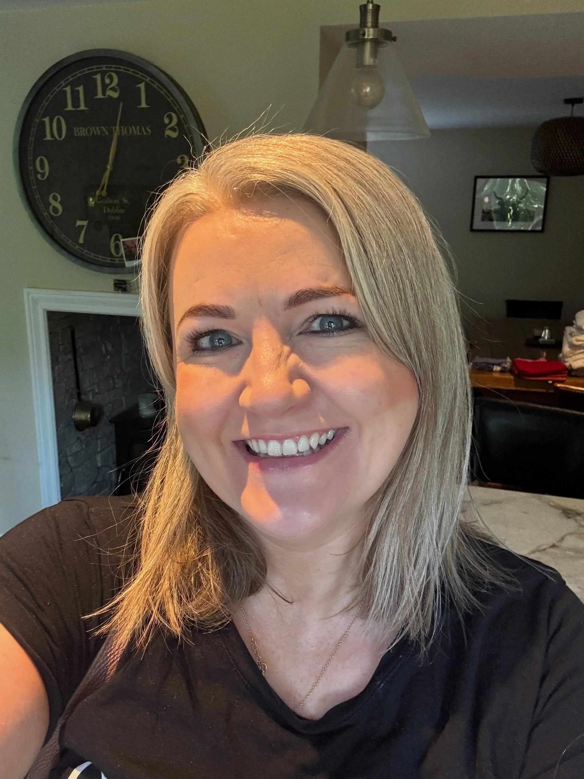 I had my brows and lashes done yesterday &ndash; brows by Cristina and lashes by Abby, and they absolutely nailed it! 😍

Getting ready this morning took me just 3 minutes. I used @sculptedbyaimee Second Skin Foundation, a touch of blush, and a littl