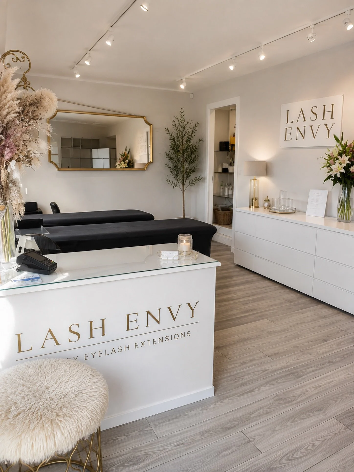 All ready for training day tomorrow. 

Looking forward to meeting my lovely students 🧑&zwj;🎓

#lashtraining #lashextensionsclass #lashenvy #teachingandlearning