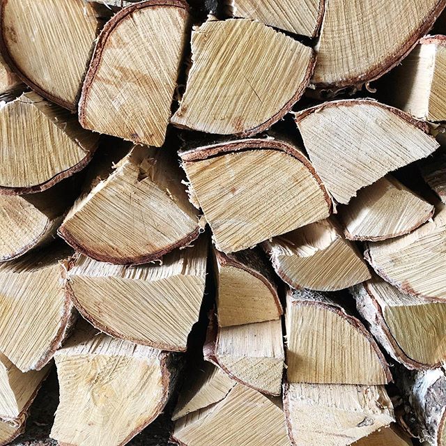 A pile of logs is one of the most appealing things! I always think logs and books make a home. #lovelylogs