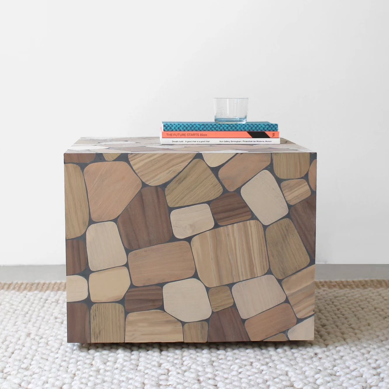 #works / #woodstone #veneer surface we developed as a result of cultural and material studies along with utilising waste materials 
.
.
.
#furniture #furnituredesign #material #materialdesign #surface #surfacedesign #industrial #industrialdesign #des