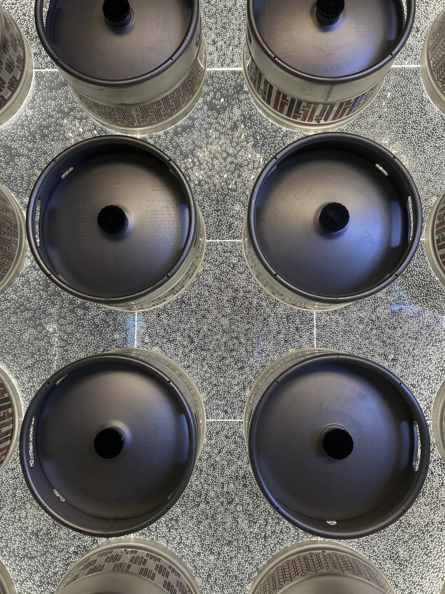 hop-house-mystic-lake-lucere-bubbles-keg-wall-detail-12.jpg