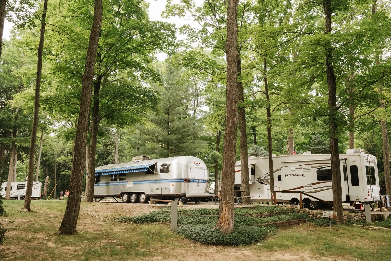 HOLIDAY RV-31.jpg