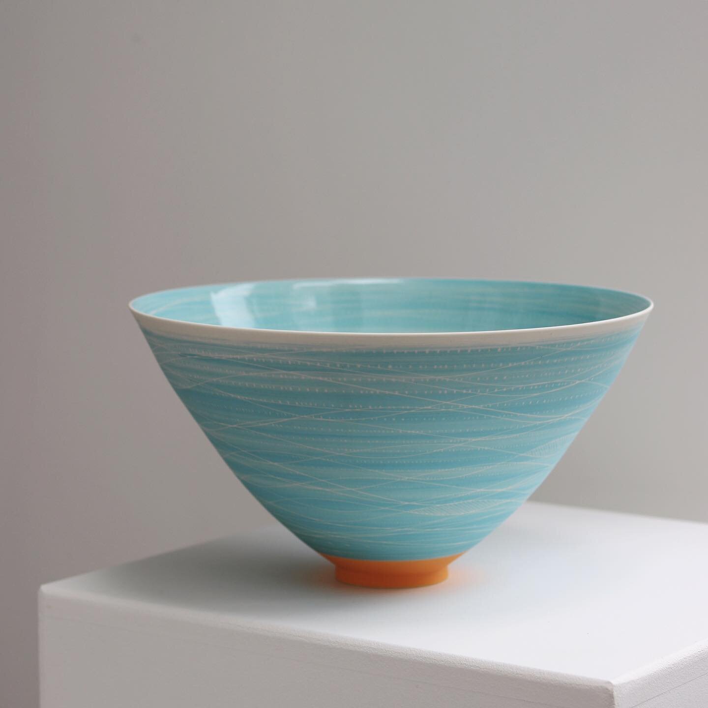&bull; FRIDAY &bull;
I&rsquo;m delighted to say that this large bowl is one of three pieces of mine that have been selected as part of a new @scottishpotters exhibition. Opens tomorrow&hellip;
.
Ballad to the Water
@zanna_thewatermillgallery 
Aberfel