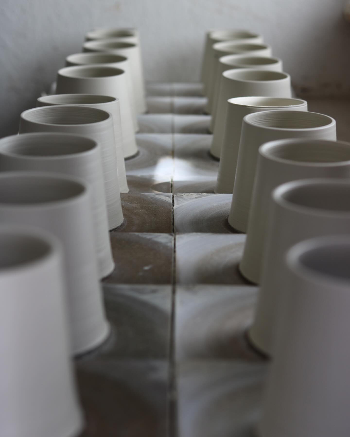 &bull; WEDNESDAY &bull;
Just one day off (sort of) before returning to the studio and preparing for a lovely run of summer shows. Getting back into a rhythm by throwing these beakers. 
- I&rsquo;m now making for Potfest Scotland, 6-8 June, @sconepala