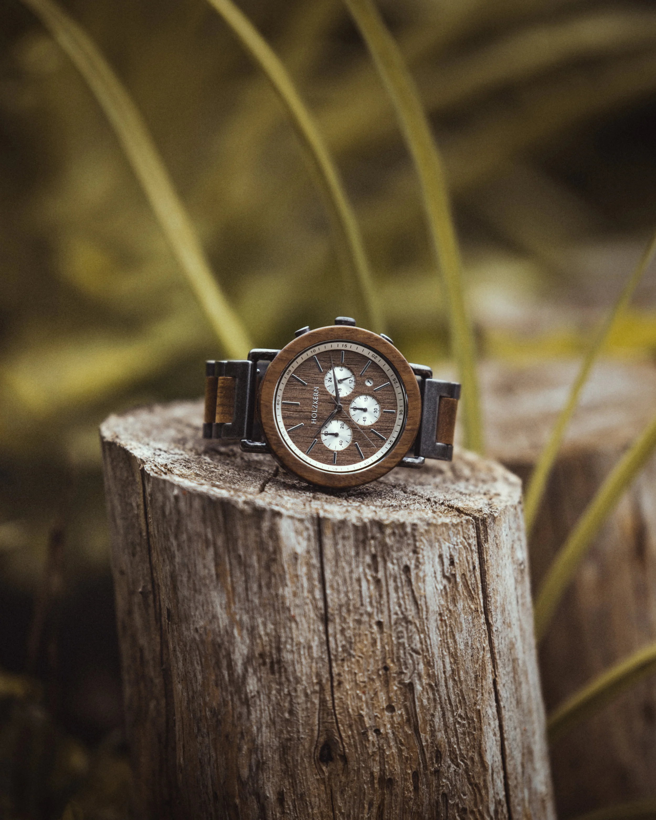 Holzkern Watch 14.jpg