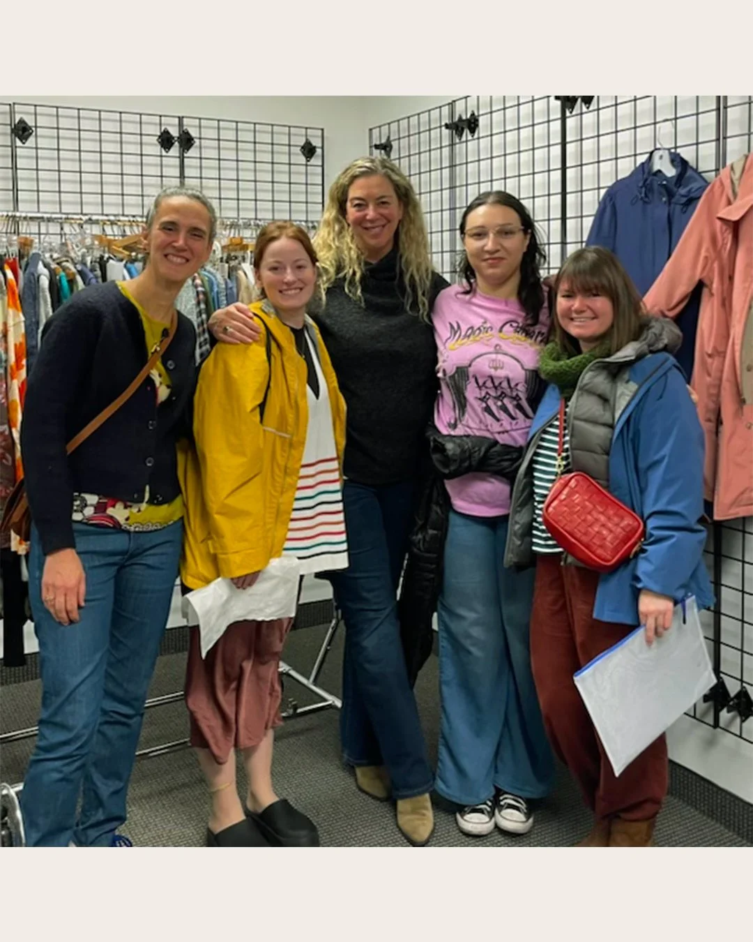 🧥 Our Construction &amp; Pattern Level 3 - Sportswear students had the opportunity to meet with Coldwater Creek&rsquo;s Senior Designer Rhonda Todaro who gave them a tour of the facilities. During the visit, the students talked with the Coldwater Cr
