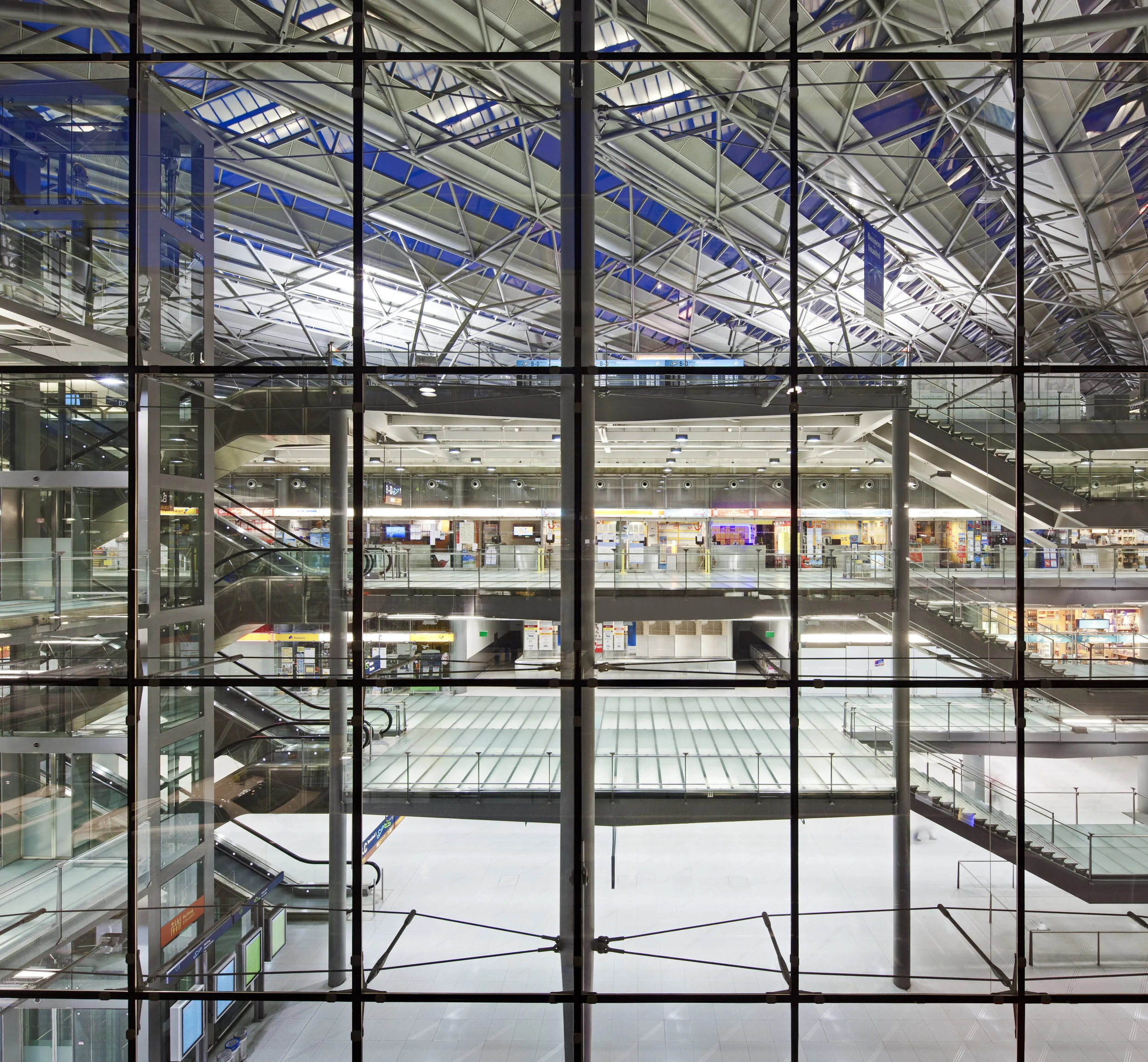 cgn-airport_09.jpg
