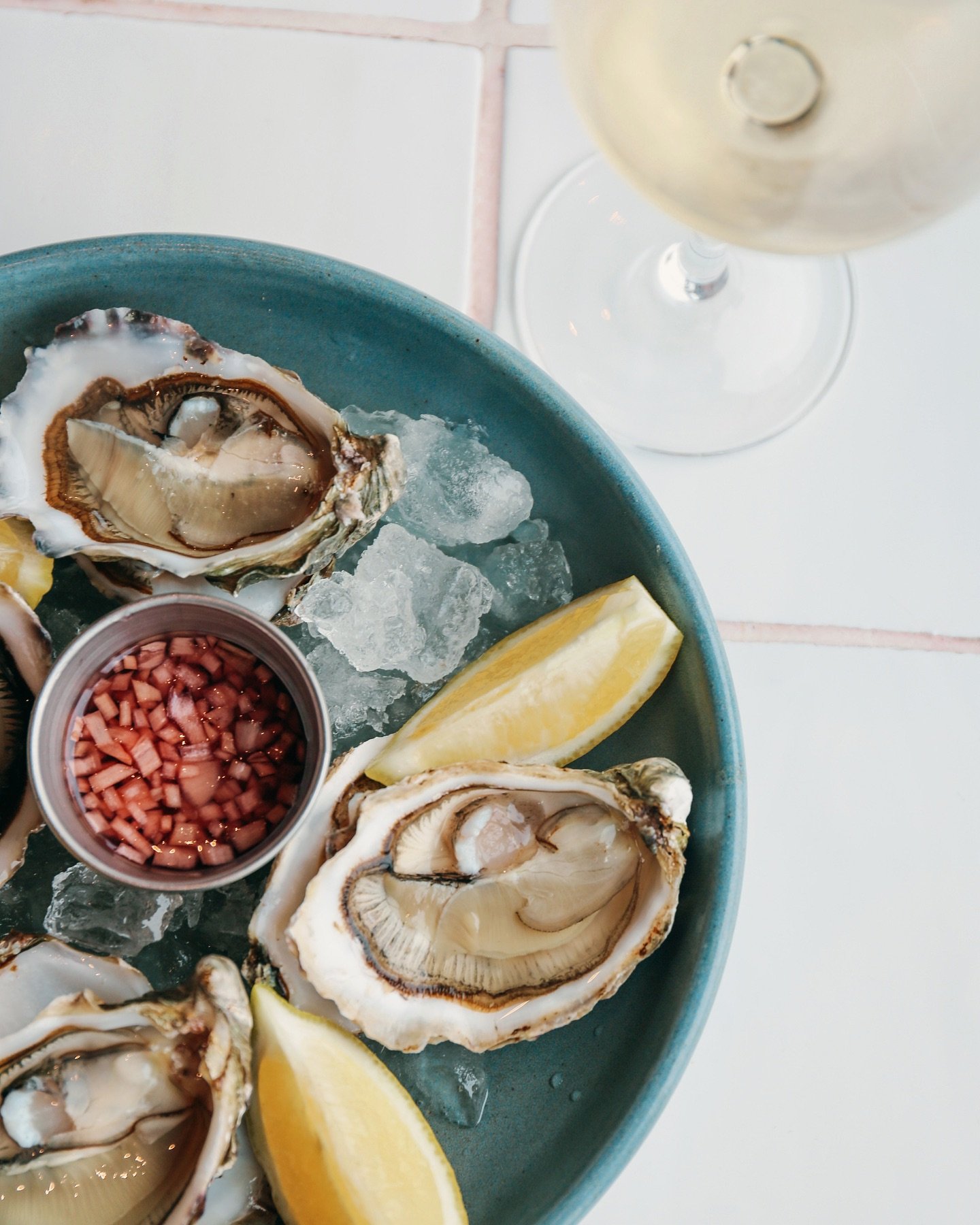 Oysters 🦪 perfect with a glass of white wine, cheers, and down the hatch! 

#oyster #whitewine #foodie #seafood #food #restaurant