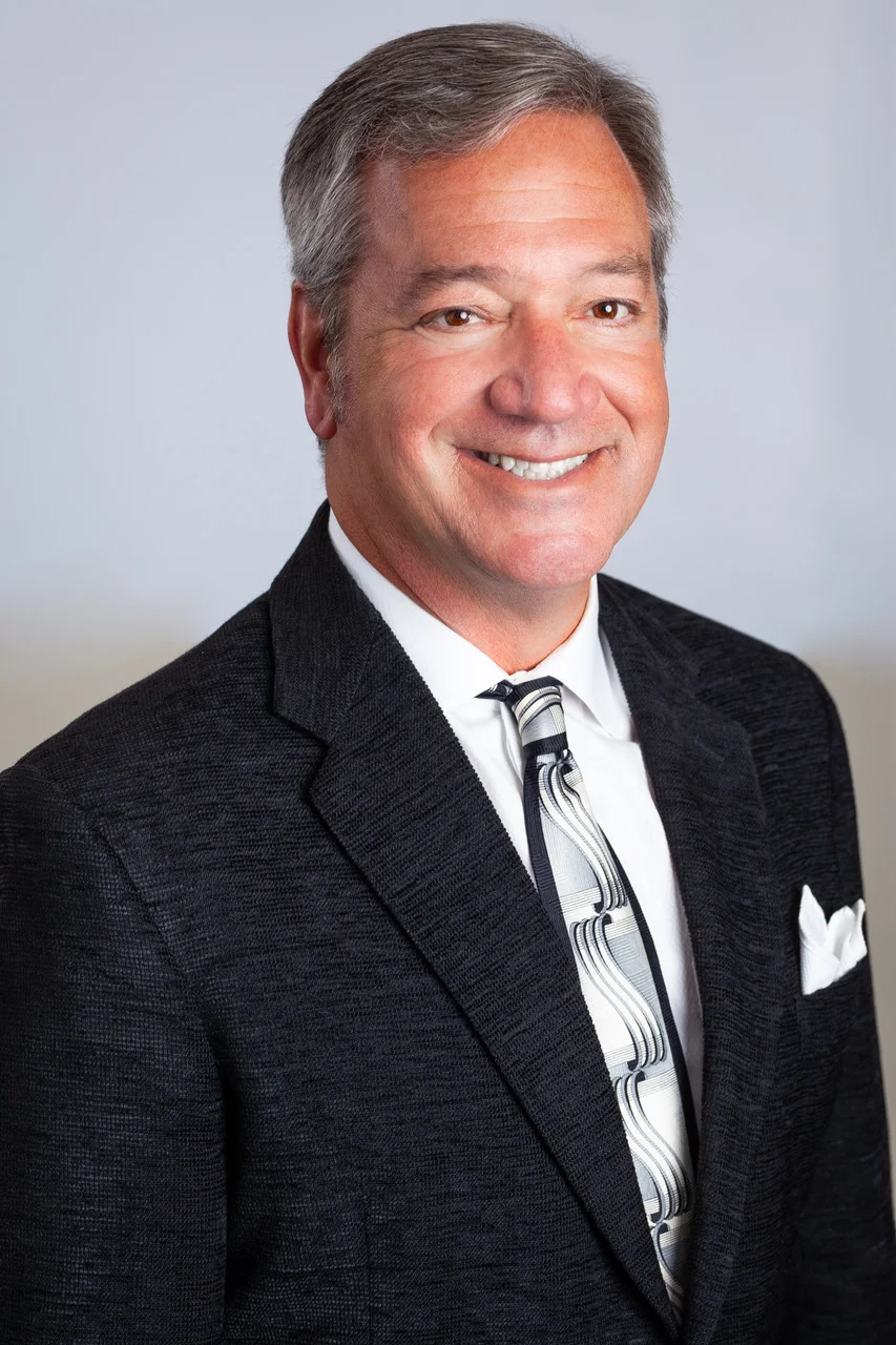 Paul HeadShot 2019 O_IMG_1319.jpeg