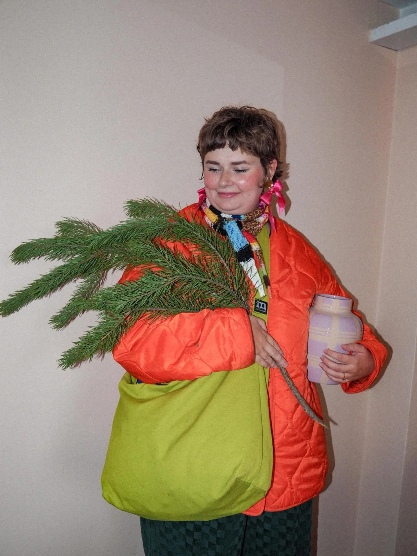 T&auml;n viikon memo ❤️👇🏼

🎄 Elvira saapui havujen kanssa t&ouml;ihin ja ne p&auml;&auml;si kaunistamaan meid&auml;n n&auml;yteikkunaa
🎄 Rekkiin 22 ilmeistyi s&ouml;p&ouml; ruutusetti, joka olisi t&auml;y-del-li-nen jouluasu
🎄 Meid&auml;n jouluk