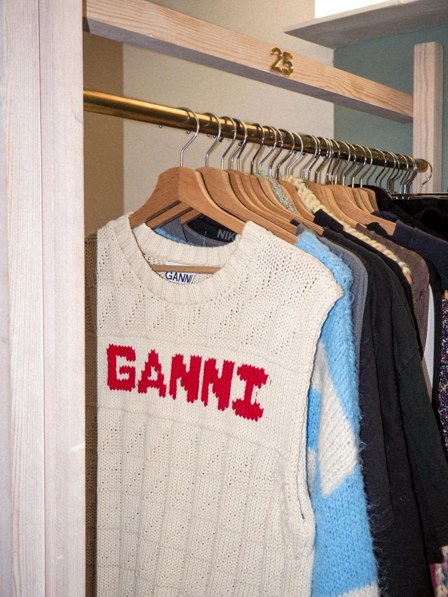 Me ihan v&auml;h&auml;n pel&auml;ttiin, ett&auml; pakkaset sais ihmiset pysym&auml;&auml;n kotona 🫣 Mut ei! Teit&auml; on ollut ihanan paljon liikkeell&auml; pakkasesta huolimatta (tai sen takia?) ❄️

*Kuvat on otettu t&auml;n&auml;&auml;n, eli n&au