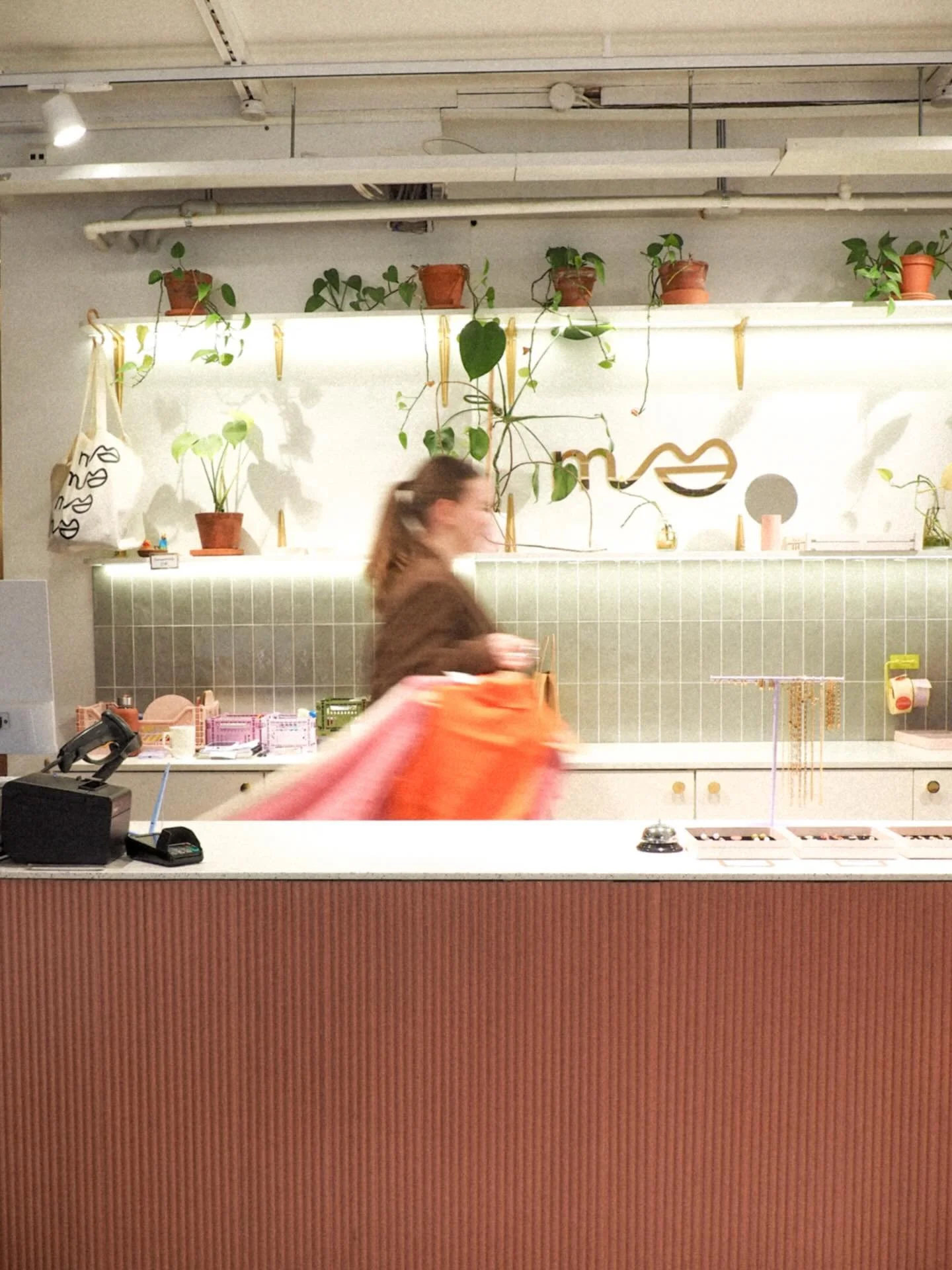 Siis marketilla on ollut ihan kreisi meno joka p&auml;iv&auml;!! ❤️&zwj;🔥

#maanantaimarket #secondhandturku #secondhand #turku #kivijalkakirppis