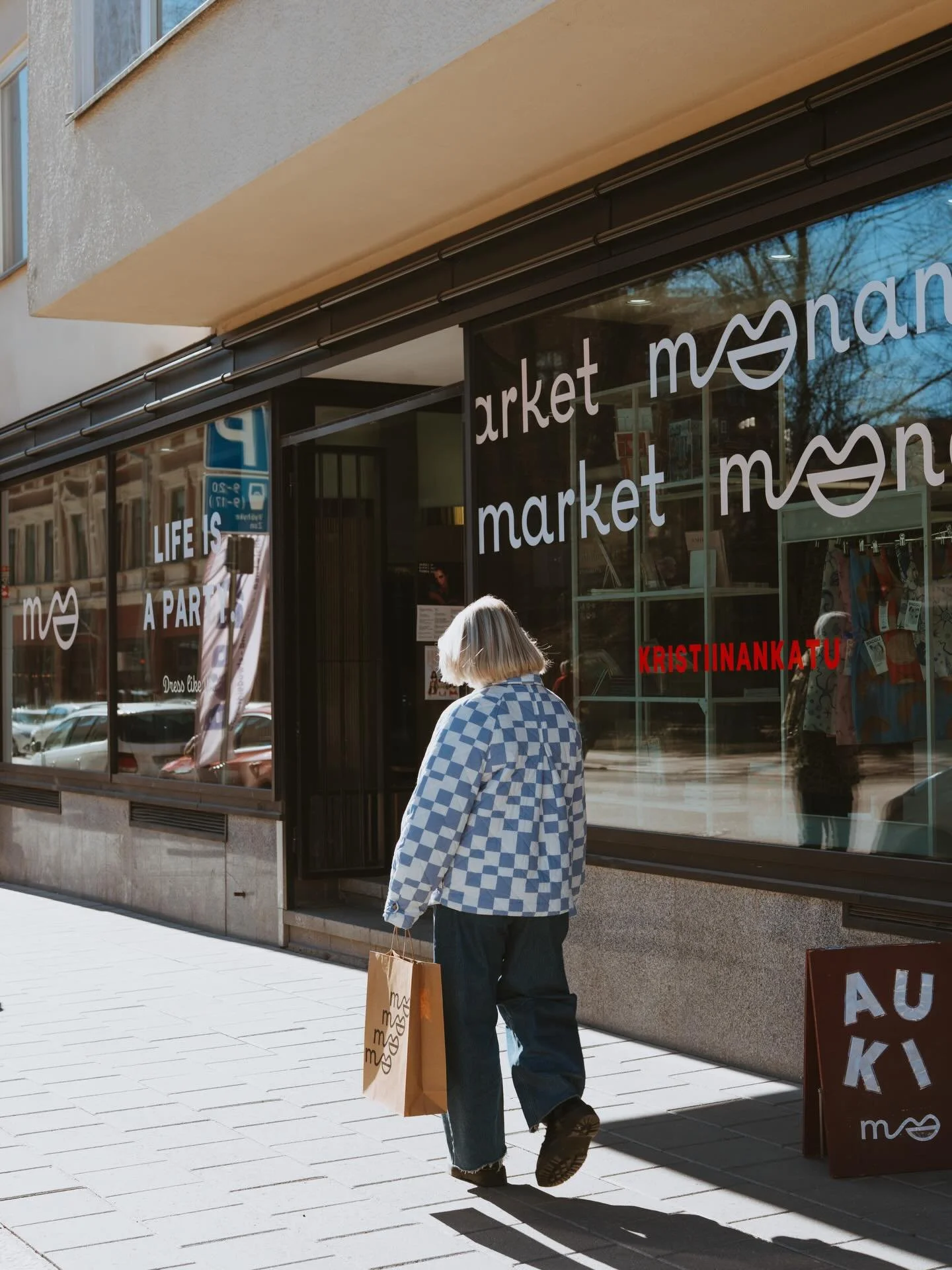Kes&auml;kuun varauskalenteri on nyt auki 🦋

*Juhannuksena (19.-21.6.) ollaan kiinni, mut muuten koko kes&auml; auki 😎✌🏼

Kuvat: @iidahaymedia 

#maanantaimarket #secondhand #secondhandturku #kirppis #kivijalkakauppa