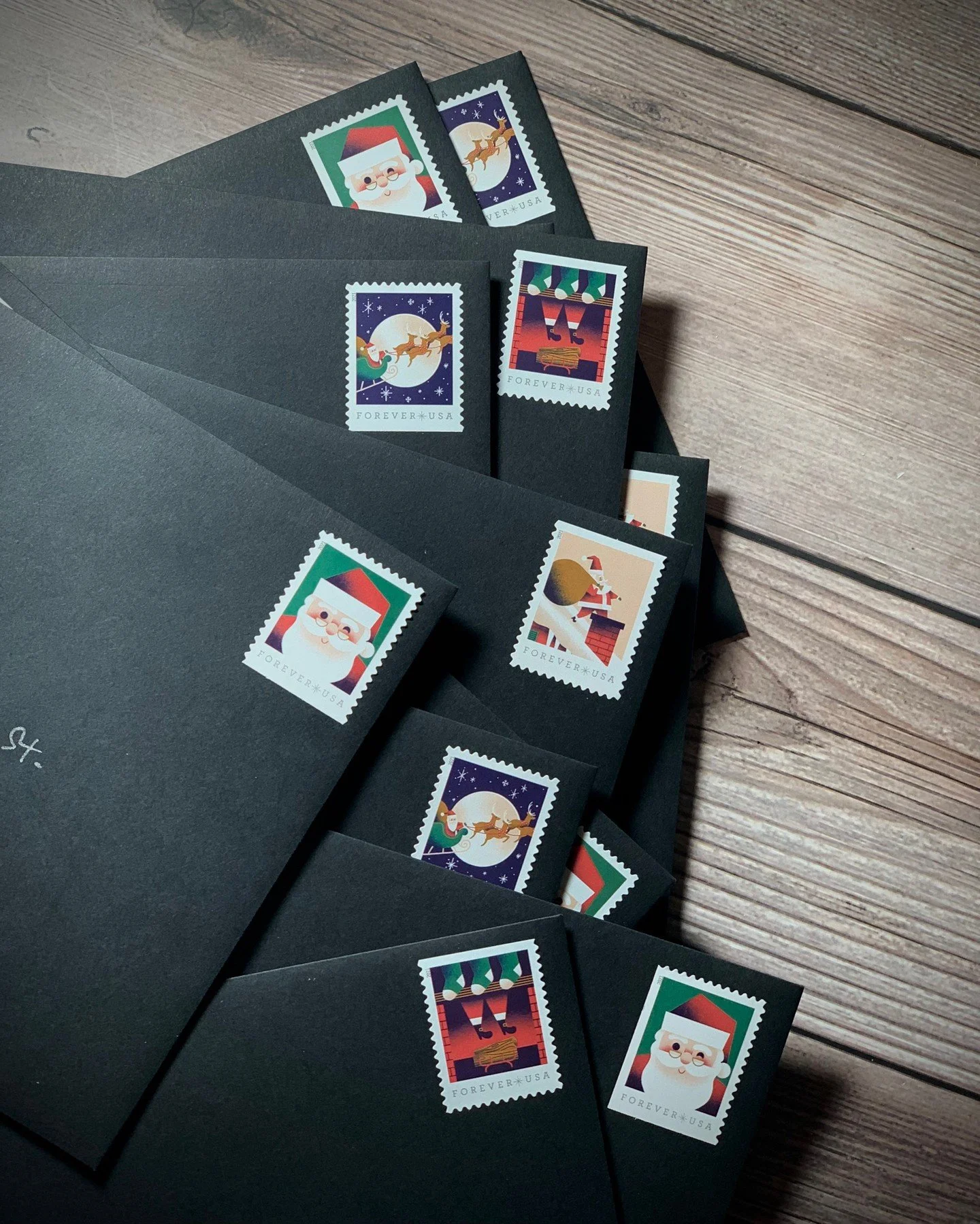 A little festive reminder to snag those Christmas stamps early &mdash; they go fast! 🎄💌

#holidaystamps #christmasstamps #holidaymail #christmascards #holidaycards #psa #letterpresslove