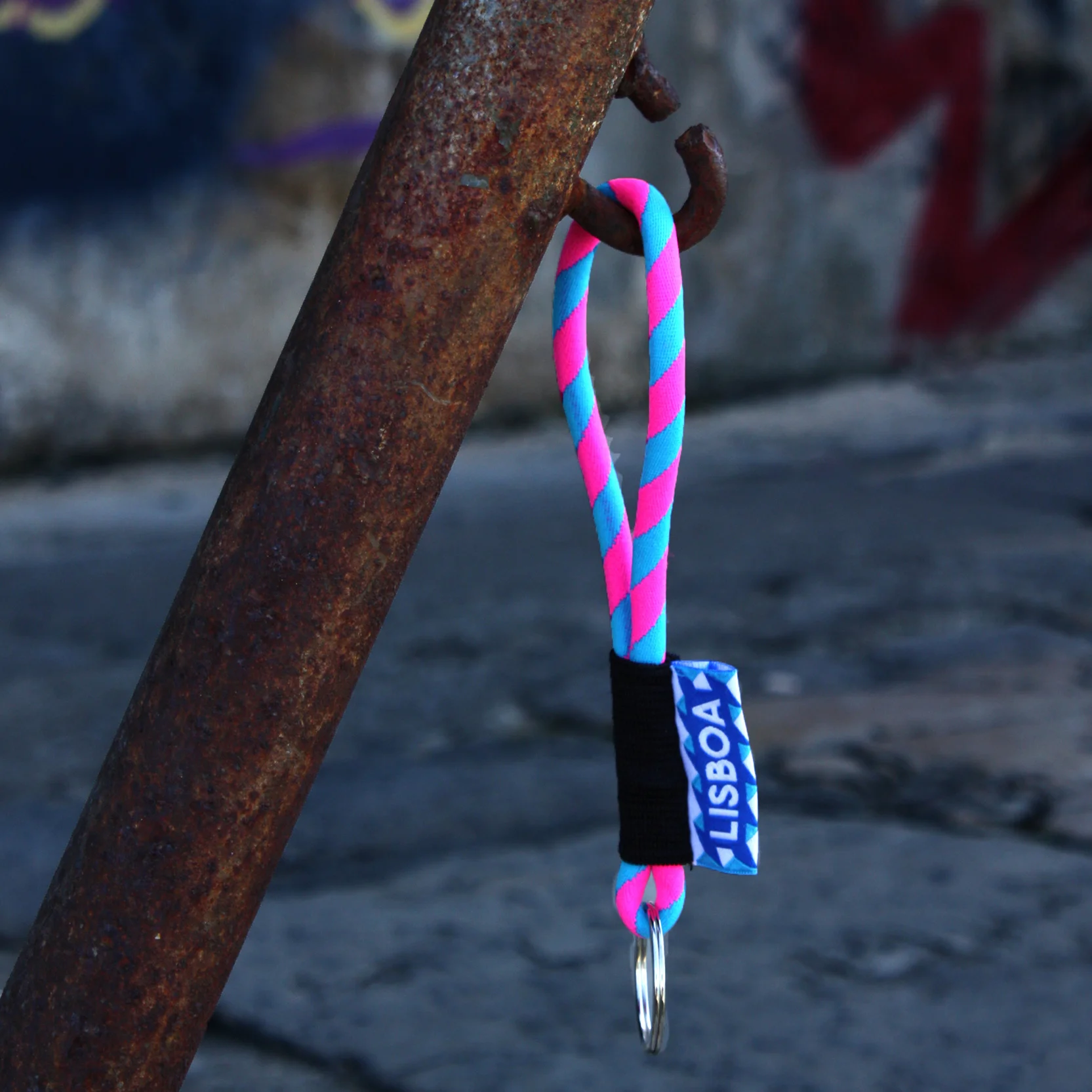 Keychain / Keyring / Keyloop "LISBOA" in pink / light blue