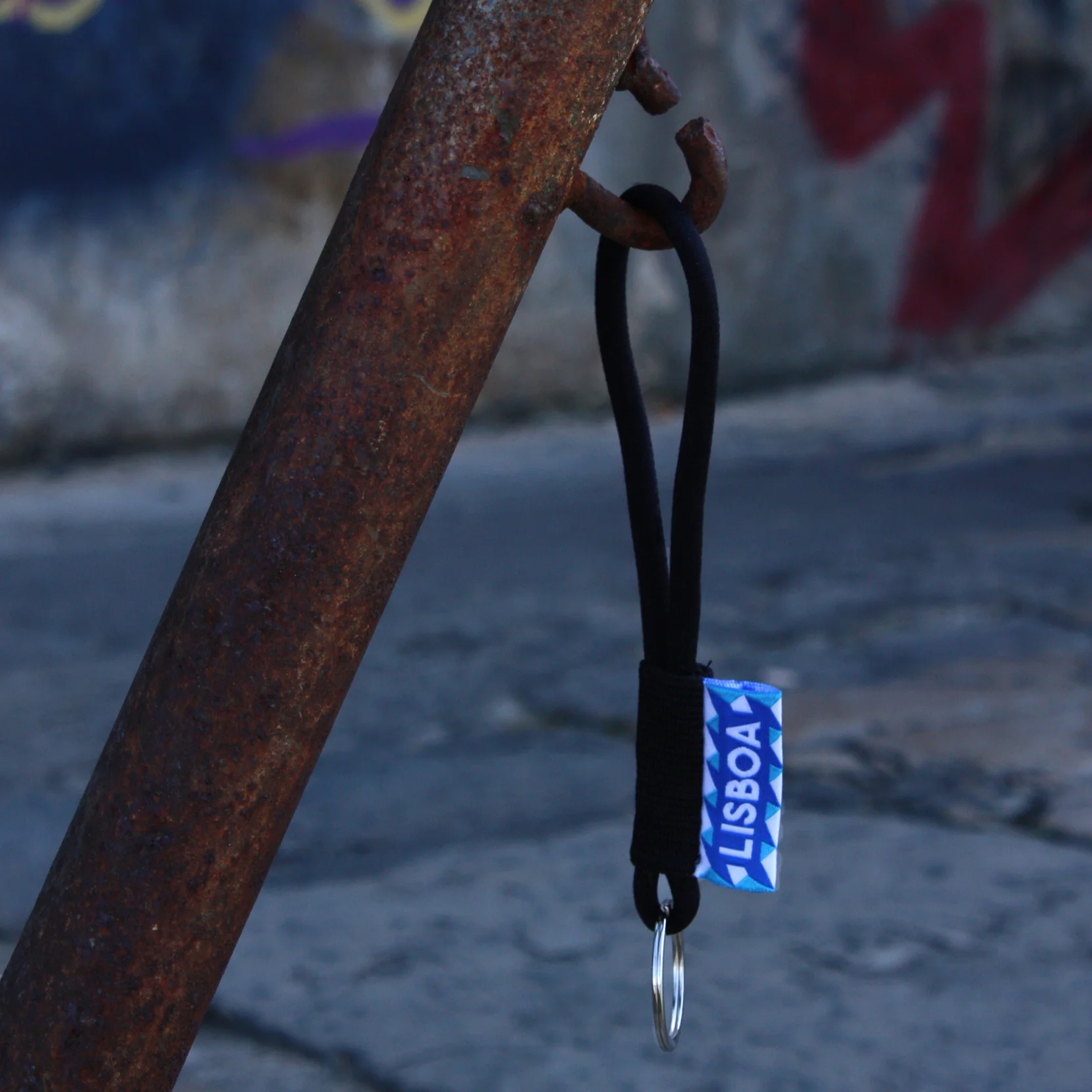 Keychain / Keyring / Keyloop "LISBOA" in black