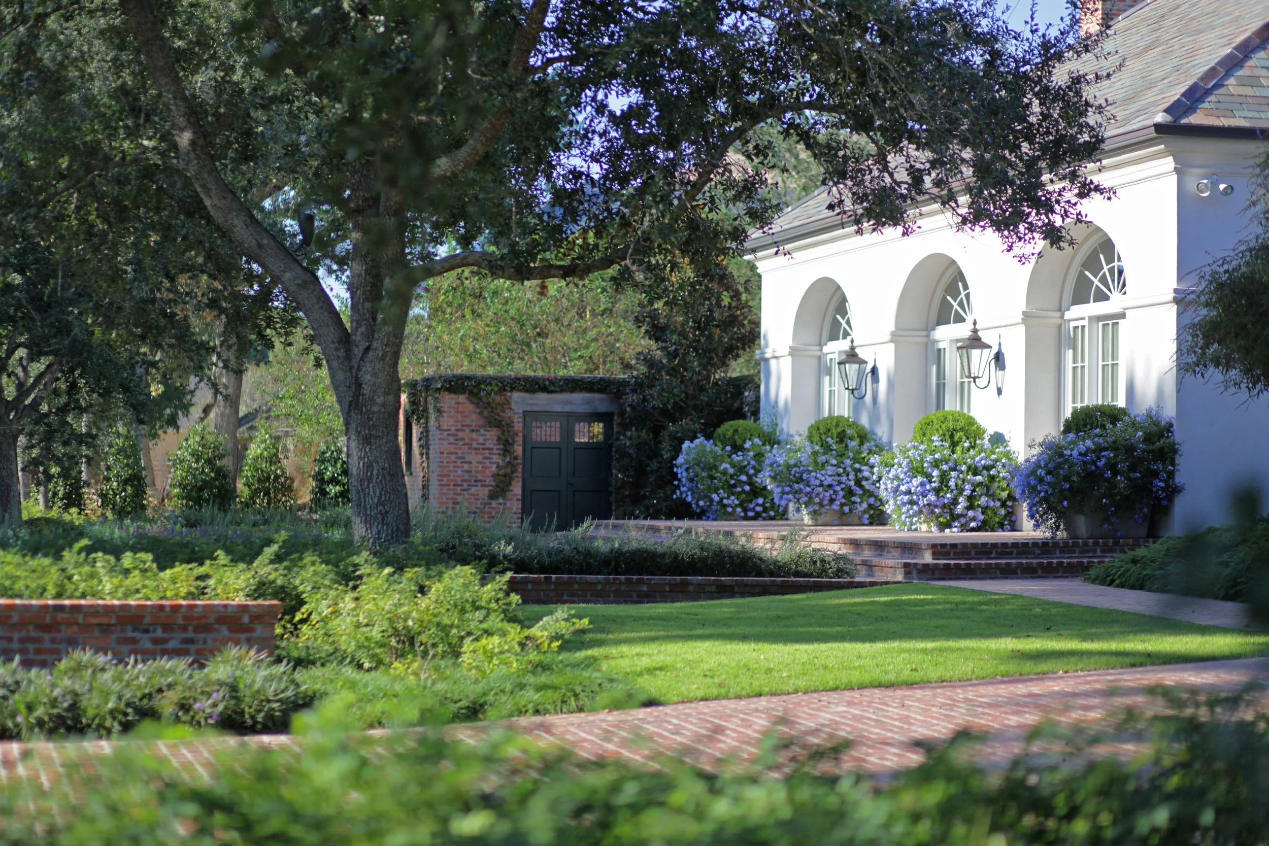 27_004_Classic Louisiana Residence.jpg