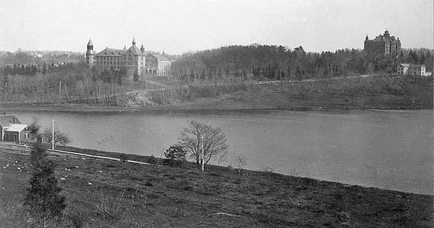overview bw.jpg