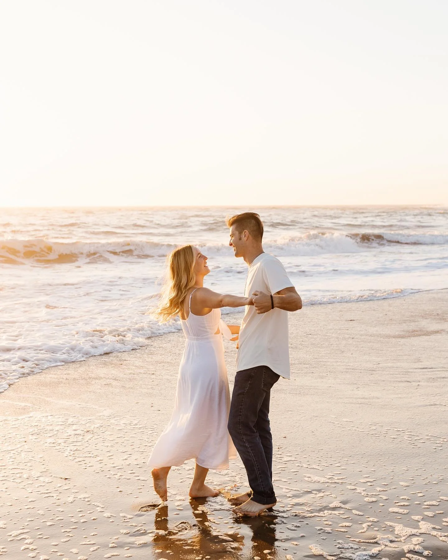 I couldn&rsquo;t let August past by without posting a beach session.  This session with Nina and Kevin always feel like the epitome of summer to me so I couldn&rsquo;t help myself from posting more photos from it 💛☀️