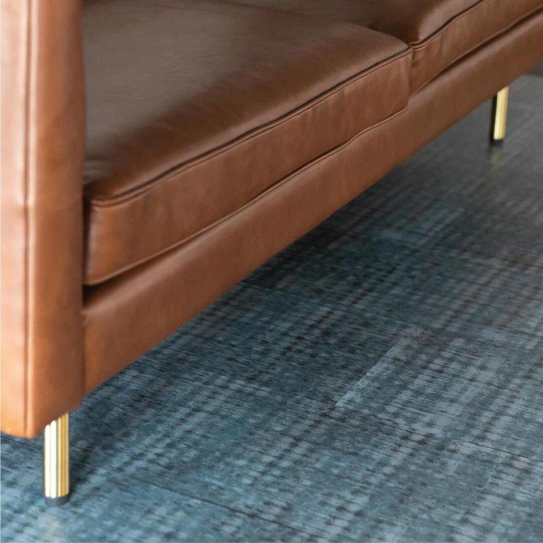 Bold, Beautiful and Clean. 

Icon Tile HPD has all the beauty of carpet with the clean-ability and low-maintenance benefits of Luxury Vinyl Tile. 

Learn more at Teknoflor.com/icon

#interiordesign #design #commercialflooring #commercialdesign #bold 