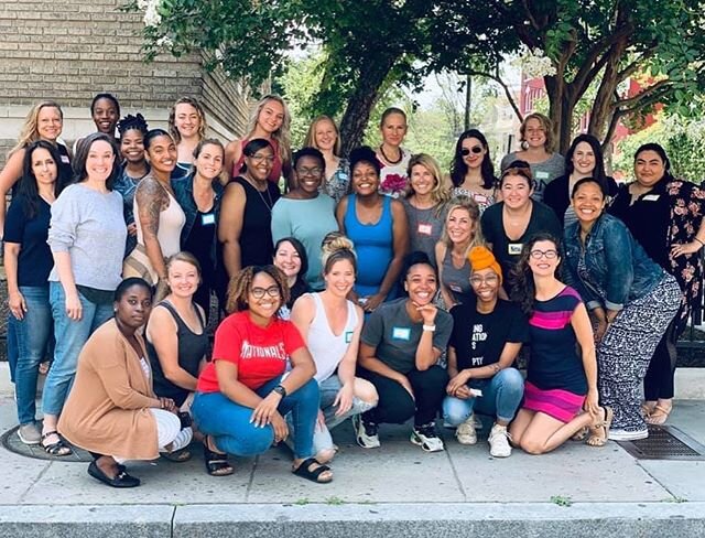 Reflecting this morning on my DONA Doula Sisters when we trained together in Washington D.C. I think we had such a special, strong group - taught by the incredible @gracefulfusionbirthdoula @donaintl
.
.
.
.

#Doula #birth #birthphotography #birthisb
