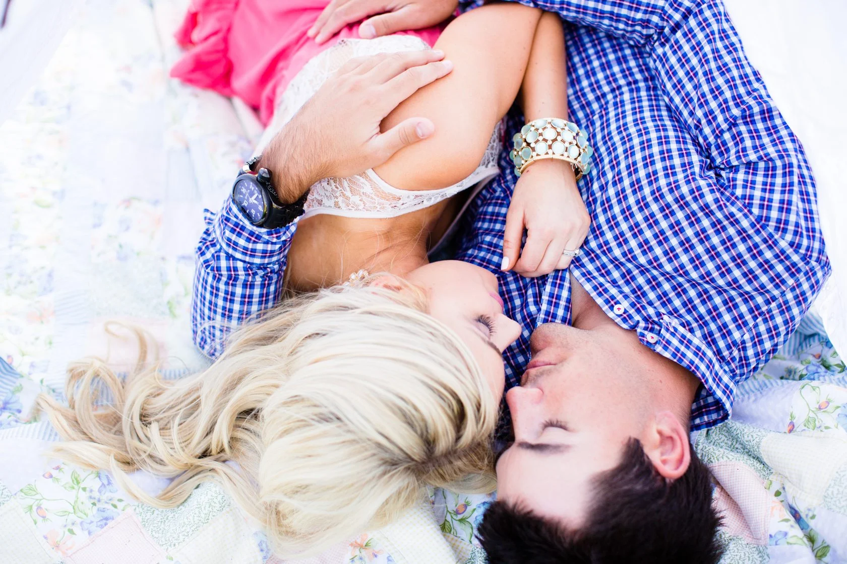 Vintage_Tent_Engagement_05.jpg