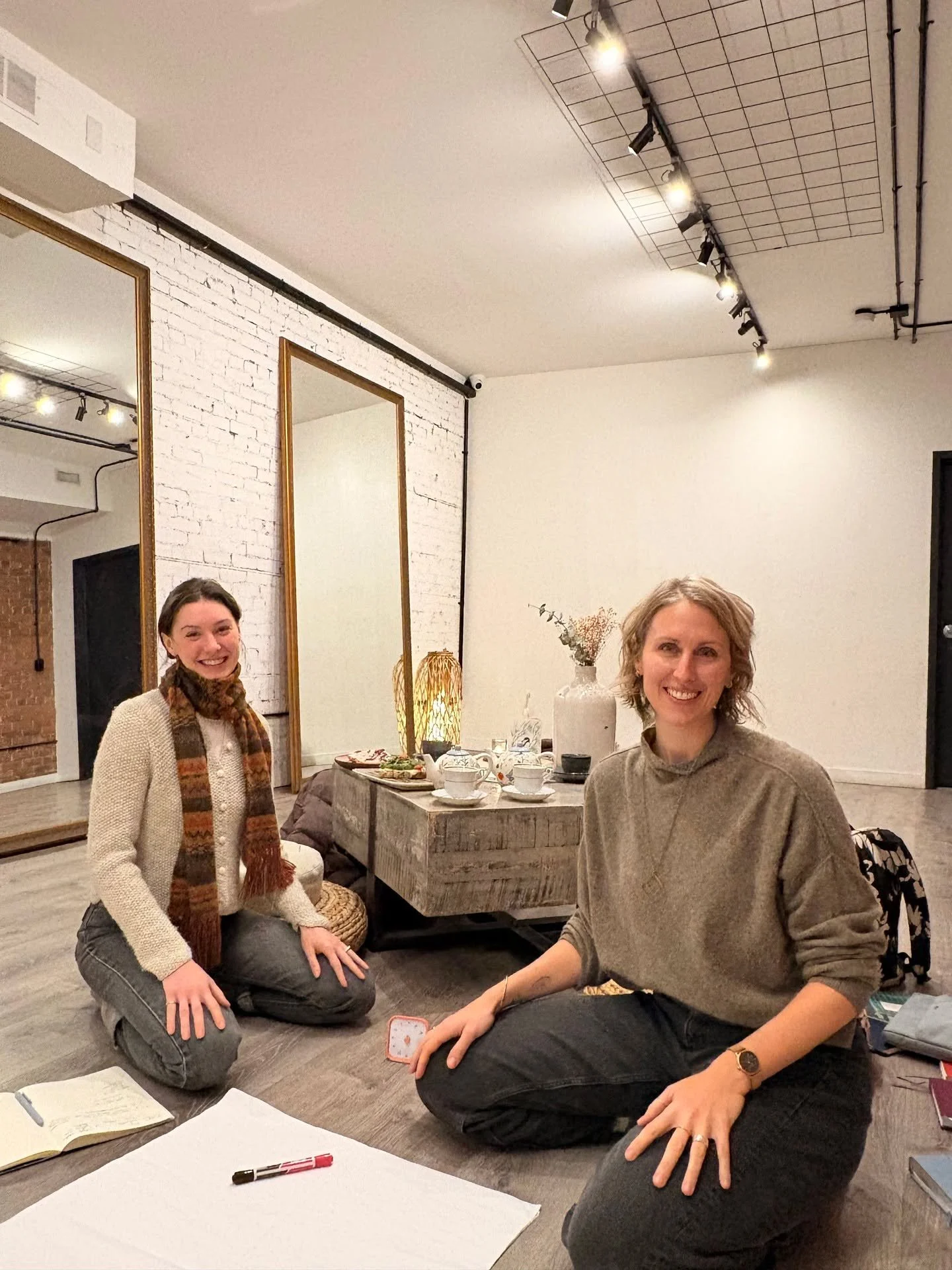 A soulful SWOT. 

A care-curated year. 

Biz planning with love as the starting place. 

Dreaming and deep-diving by candlelight with @honour.stahl, Awakened Learning's #nextlevel Director of Operations and Impact, nourished by the kind folks @am_cof