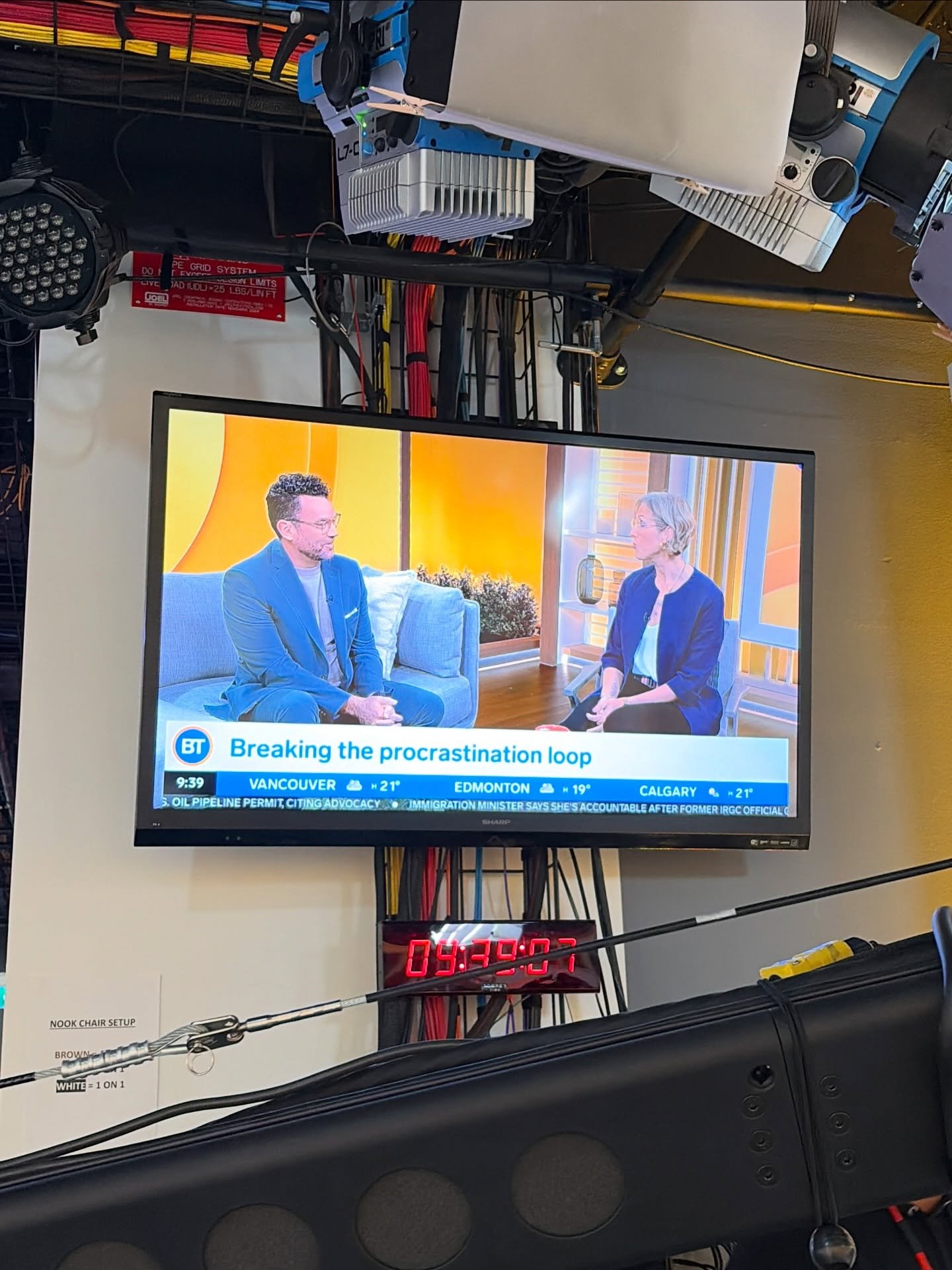 Talking about breaking the panic-procrastination loop with @timbolen &hellip; what a wonderful way to start the day!!

Thank you @breakfasttelevision for the kind invitation, and may the parents and students watching today feel like they&rsquo;ve got