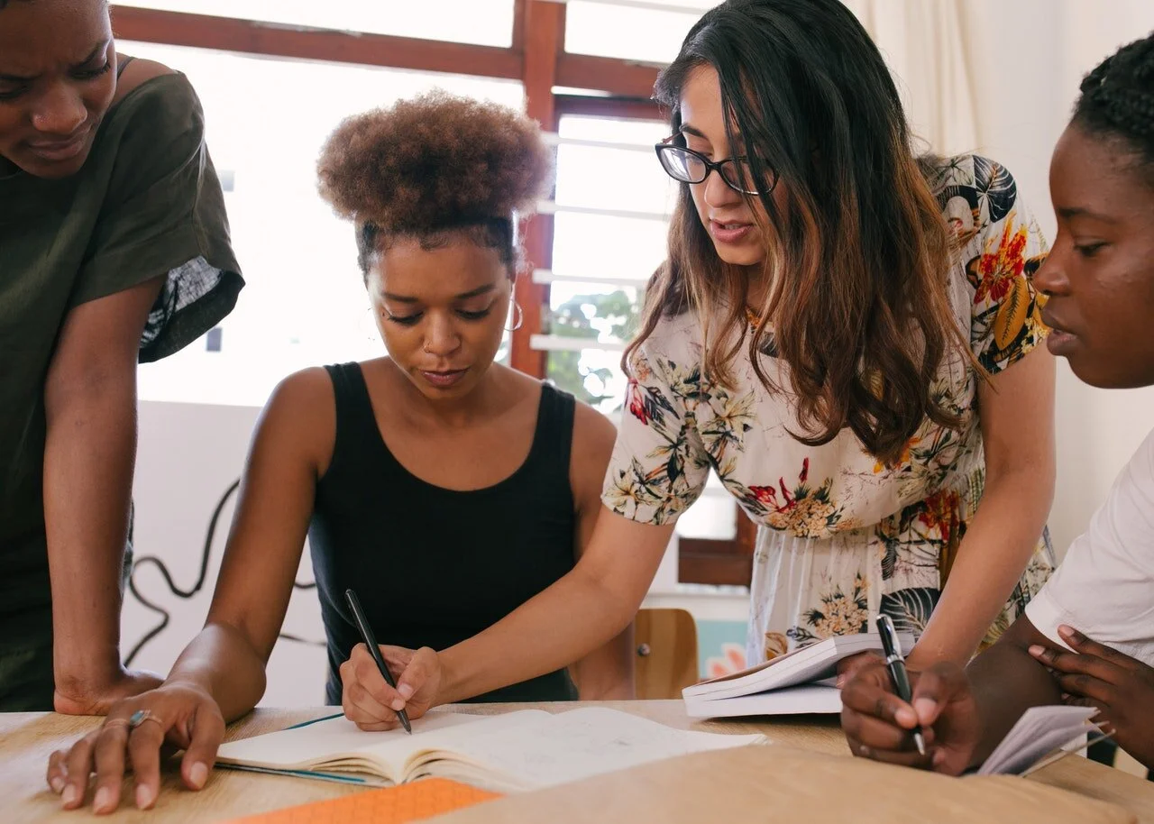 4 Ways Helping Others Can Define Your Brand